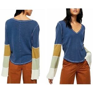 NWT (XS) FREE PEOPLE spread your wings blue combo bell sleeve long knit tee
